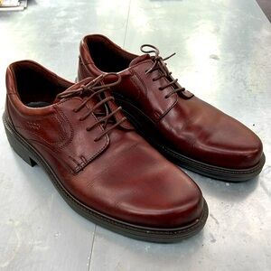 EUC ECCO brown men’s dress shoes size 47–worn twice